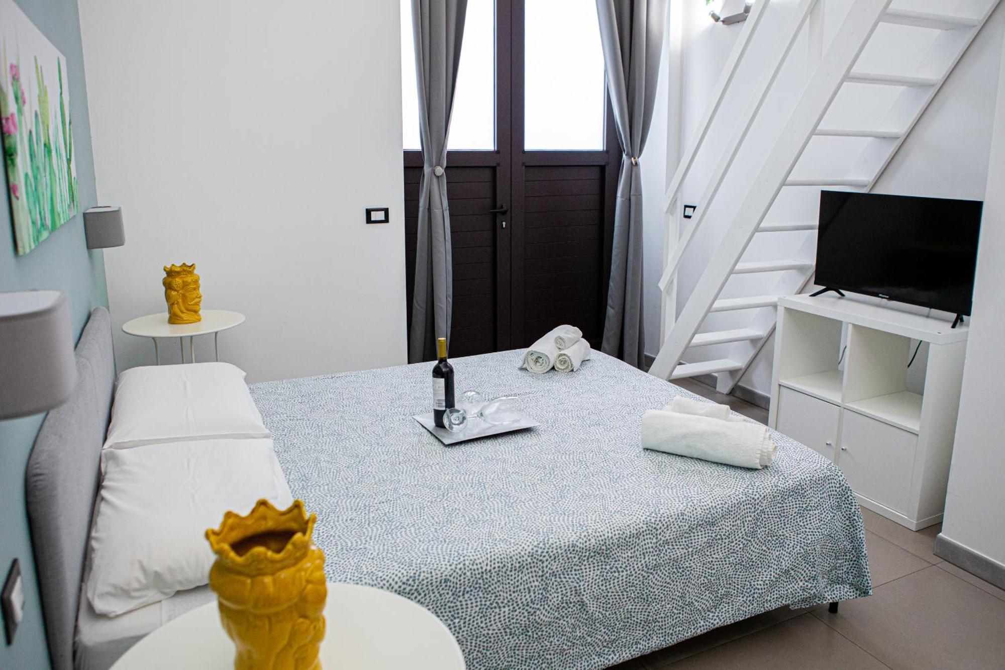 Ruggero Settimo - Holiday Houses Катания Экстерьер фото